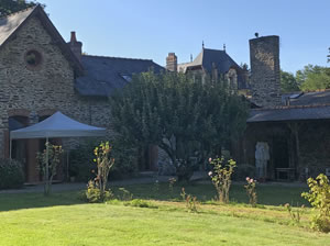 Le Haras du Reuzel - côté petit jardin Le Haras du Reuzel - côté petit jardin